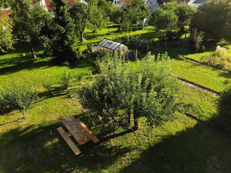 Sonnige 3 Zimmer Wohnung Mit Schoenem Balkon Im Gruenen ロイトリンゲン エクステリア 写真