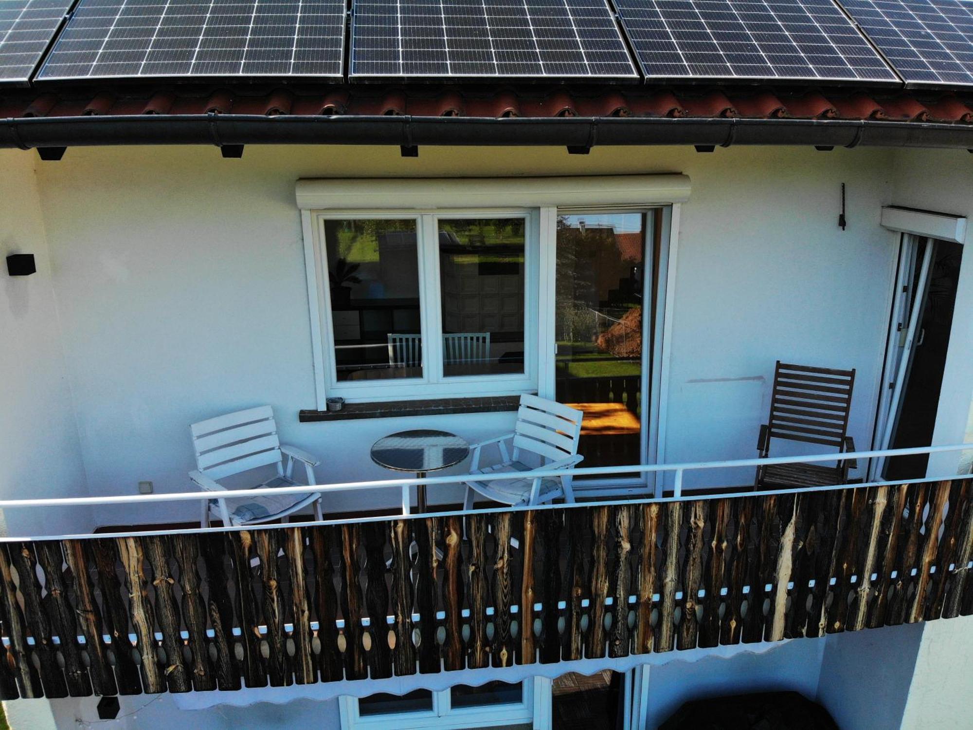 Sonnige 3 Zimmer Wohnung Mit Schoenem Balkon Im Gruenen ロイトリンゲン エクステリア 写真